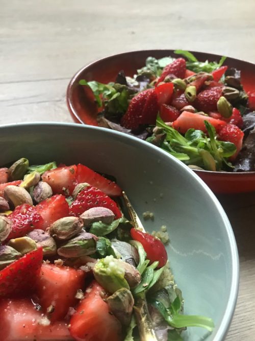 Salade met quinoa, aardbeien en pistache - kook dan